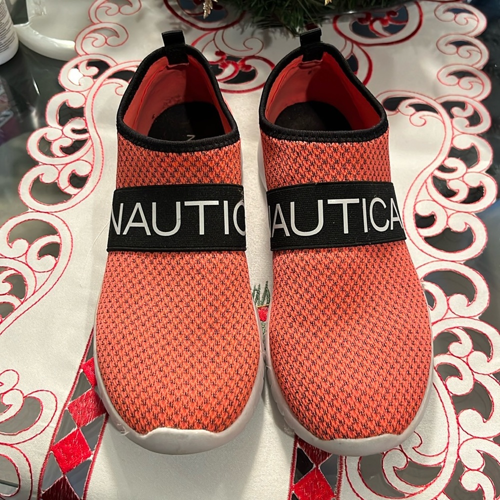 Nautica Mesh sneakers/ slip on shoes
